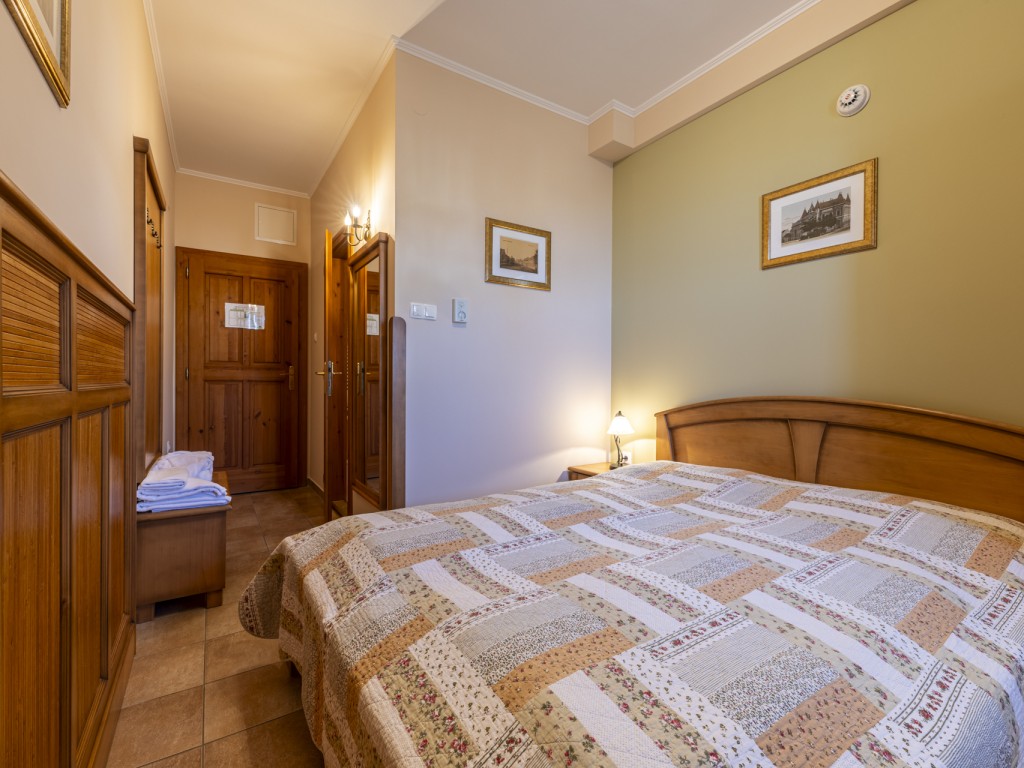 Gästehaus - Standard Mini Doppelbett galéria kép