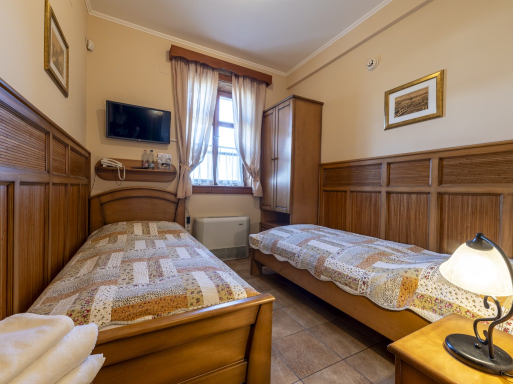 Guesthouse - Standard Mini separate twin bed
